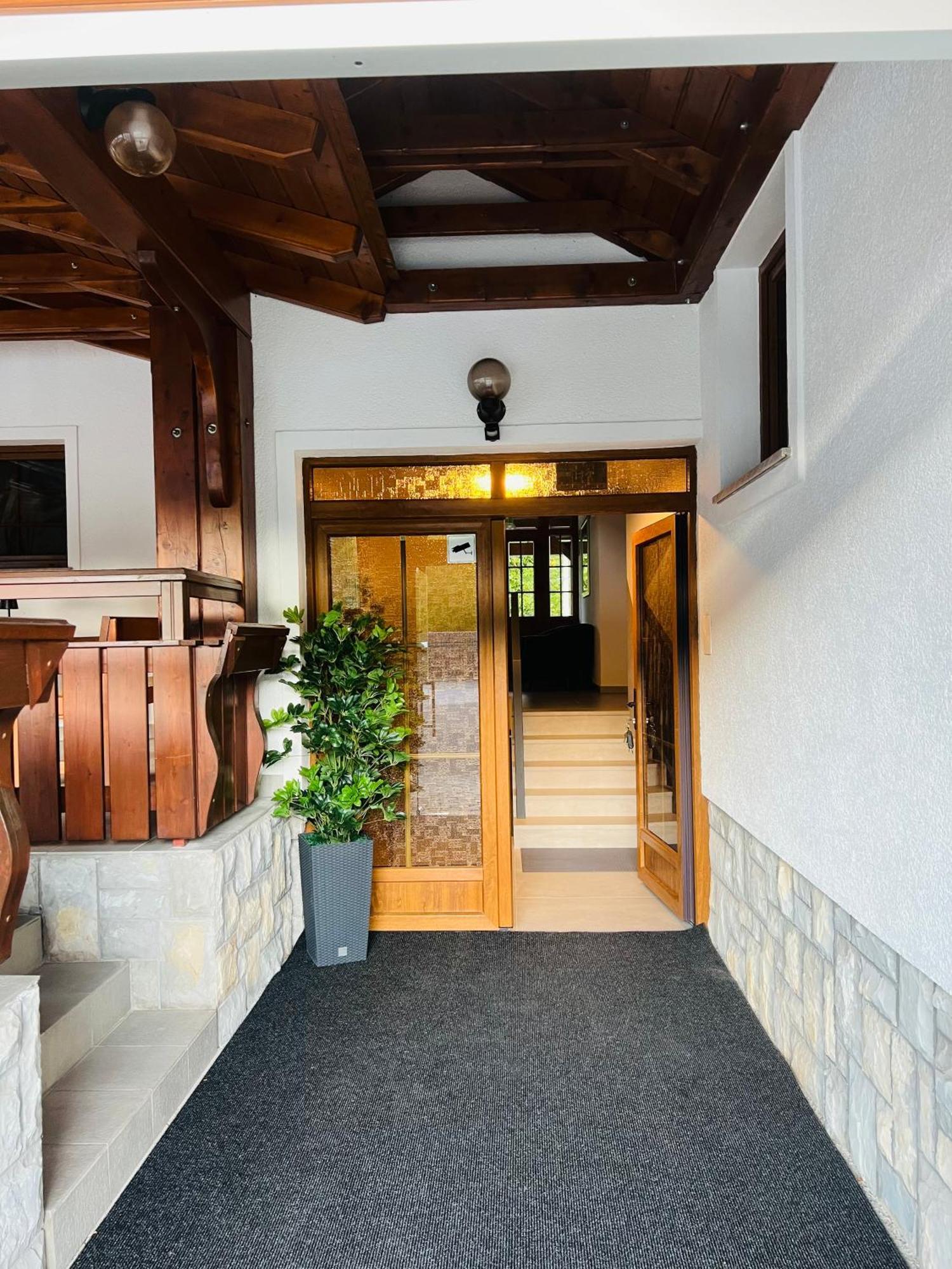 Villa Knezevic Plitvicka Jezera Bagian luar foto