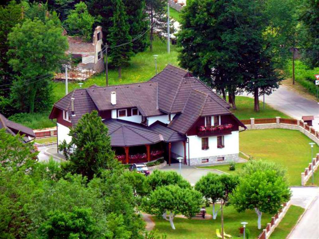 Villa Knezevic Plitvicka Jezera Bagian luar foto